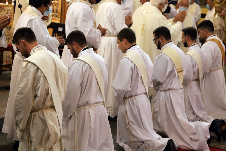 Bispo de Angra desafia novos sacerdotes a não se deixarem contagiar pelo “comodismo, inércia, isolamento ou fixismo”