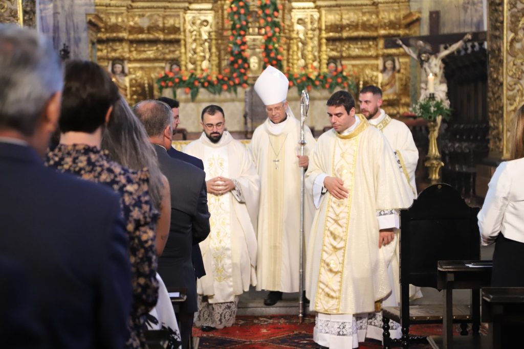 Liberdade para servir com fidelidade, pede bispo de Angra